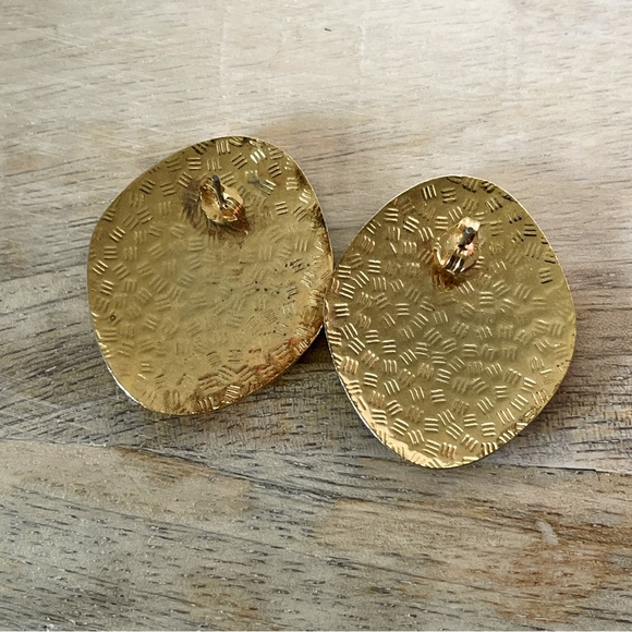 Vintage Enamel Metal Floral Stud Earrings - Picture 3 of 4